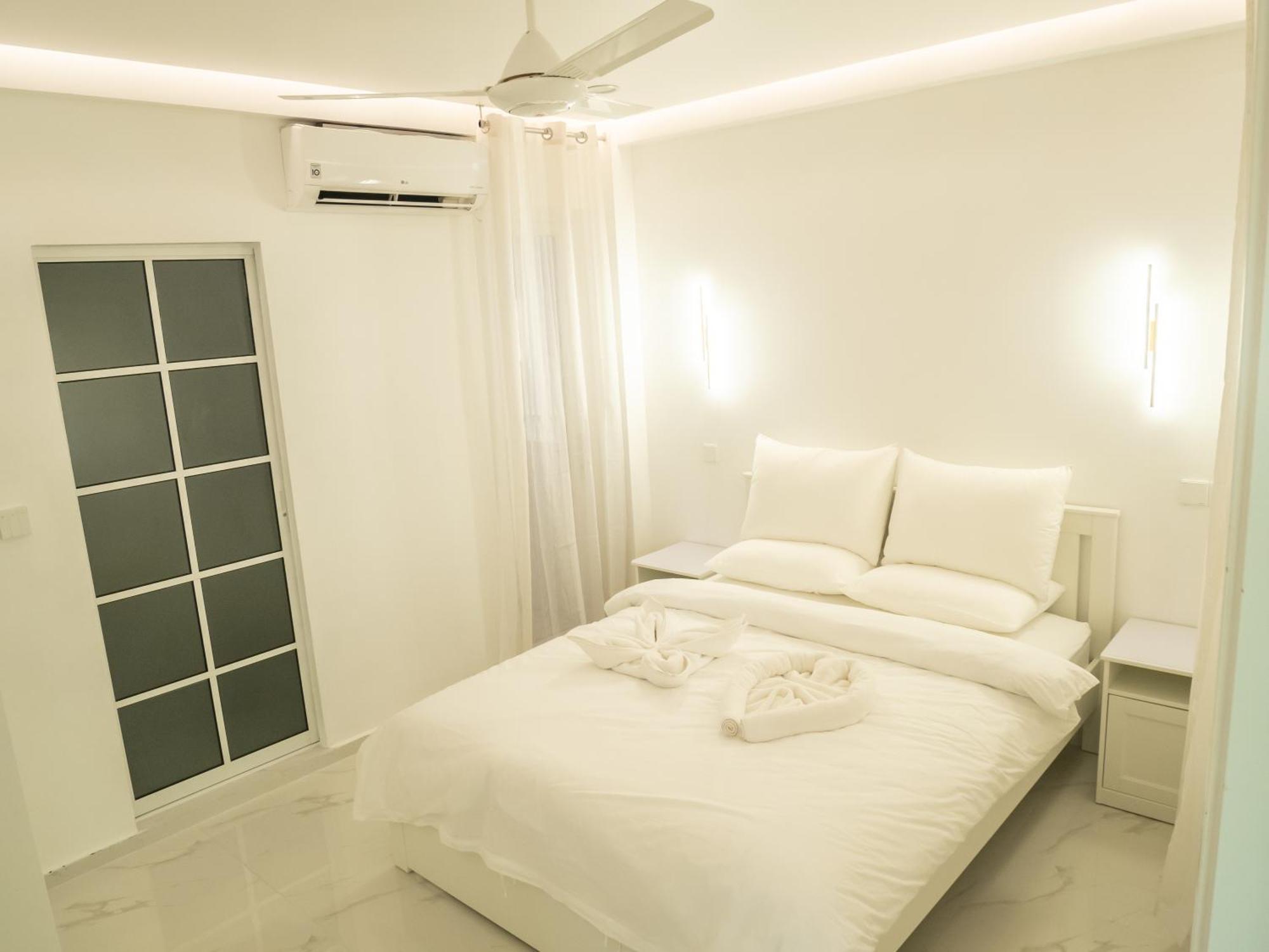 Beachfront Apartment ماليه المظهر الخارجي الصورة