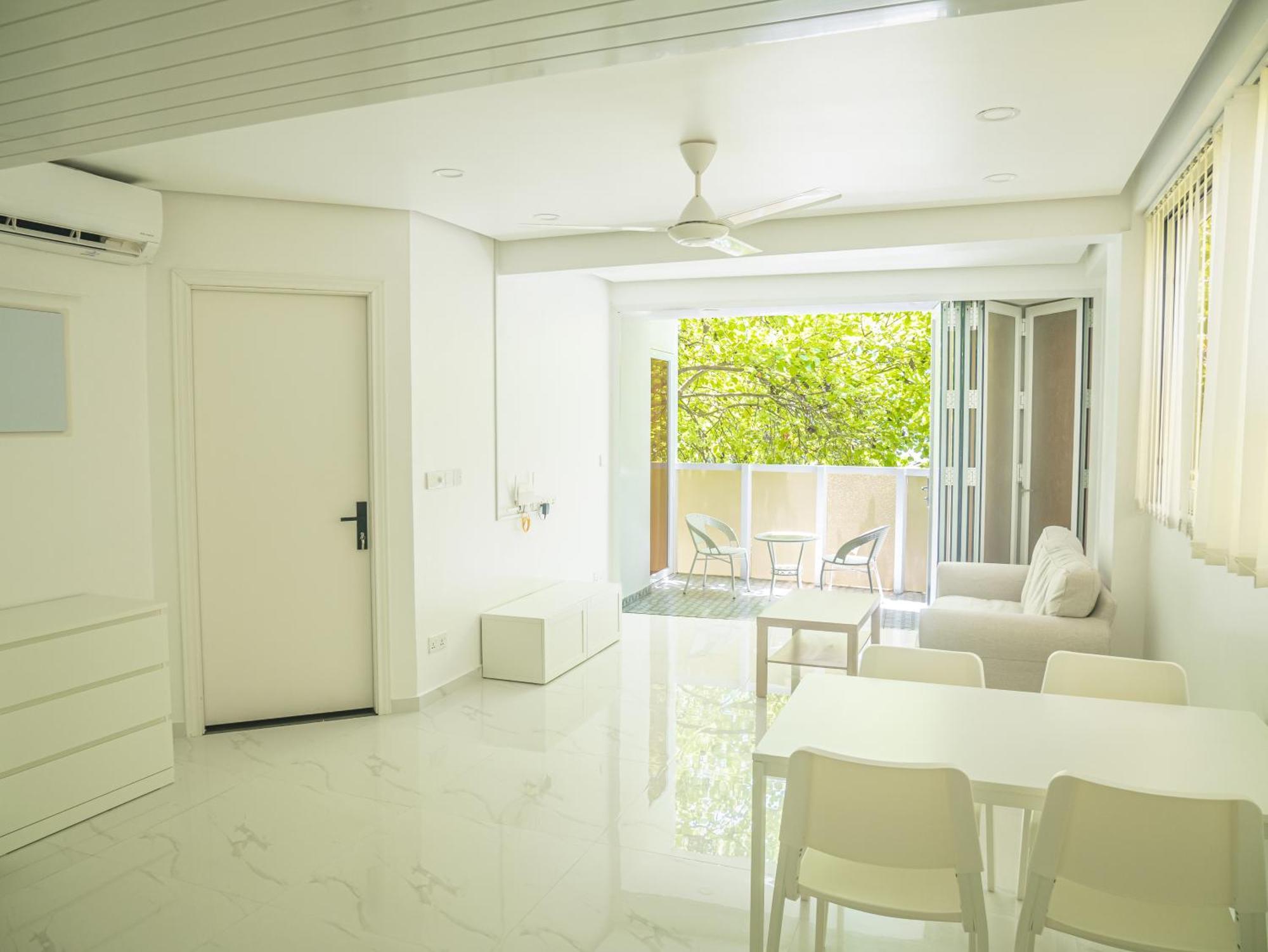 Beachfront Apartment ماليه المظهر الخارجي الصورة
